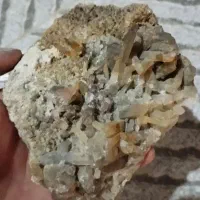 سنگ بیابونی معاوضه دارم چیزی کارم بیاد