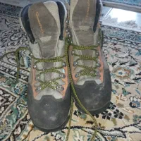 کفش کوهنوردی و کار