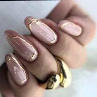 نیازمند مژه کار و و ناخنکار حرفه ای