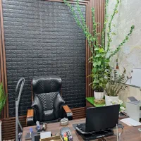 منشی مسلط به کارهای اداری ثبت با فن بیان عالی