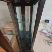 ویترین شیشه ای