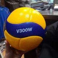 توپ والیبال