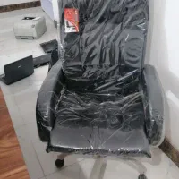 صندلی اداری .کامپیوتر .مدیریتی