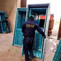 چهارچوب فلزی با رنگ کوره ای رو فقط از عظیم درب بخر|عمده‌فروشی|زنجان, |دیوار