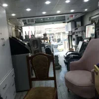 راننده با ماشین یا بدون در مغازه