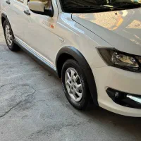 معامله گر خودرو