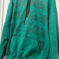 هودی|لباس|مشهد, قائم|دیوار