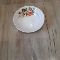 بشقاب و کاسه