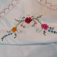 روبالشتی گلدوزی شده اصل قدیمی|رختخواب، بالش، پتو|قم, زنبیل آباد|دیوار