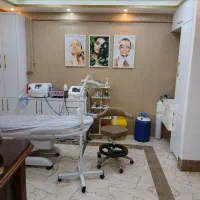 منشی خانم برای مطب پوست وزیبایی