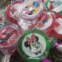 آبنبات استیکری در طعم های مختلف