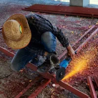 خدمات جوشکاری و آهنگری