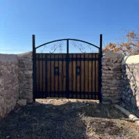 ۷۰۰ متر زمین فشند