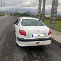 206اس دی دریچه سیمی