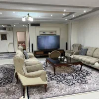 ۲۰۰ متر ۳خواب همکف بسیار تمیز