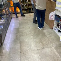فروشنده و کارگر ساده قنادی با جای خواب|استخدام خدمات فروشگاه و رستوران|تهران, ونک|دیوار