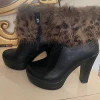 نیم بوت خزدار|کیف، کفش، کمربند|خوی, |دیوار