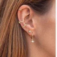 سوراخ کردن گوش توسط پزشک