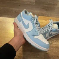 Jordanlow کتونی