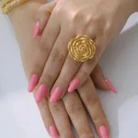 آموزش کاشت ناخن