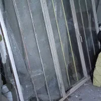 پنجره آهنی سالم