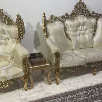 سرویس مبلمان و تختخواب و اینه کنسول