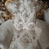 مبل  سلطنتی