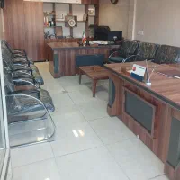 میز مدیریت همراه صندلی اداری