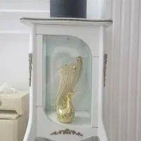 میز تلفن یا کنار سالنی