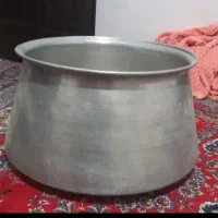 دیگ بزرگ قدیمی