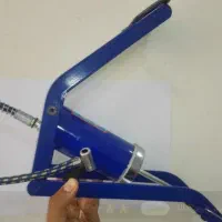 تلمبه باد مدل جدید،( پایی)|ابزارآلات|شهرکرد, |دیوار