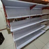 قفسه وسط فروشگاهی