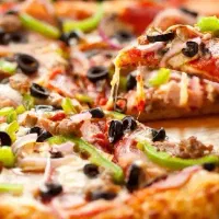 به یک پیتزا زن حرفه ای خانم نازی آباد نیازمندیم