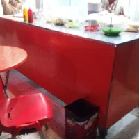 میز بزرگ سلف سرویس