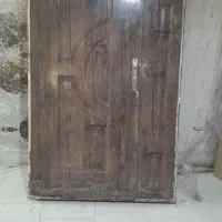 در ورودی منزل