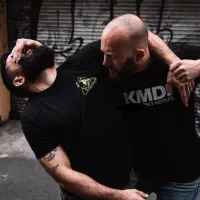 باشگاه اموزش دفاع و حمله خیابانی