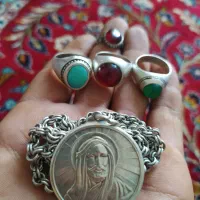 انگشتر و گردنبند