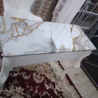 یک مقدار وسایل آرایشگاه زن به فروش می رسه