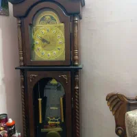 ساعت دیواری ایستاده