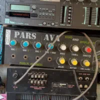 تعدادی وسایل برقی صوتی،آمپیلی،نور پرداز،پمپ آب