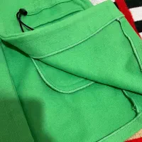 پالتو|لباس|شاهین‌شهر, خانه کارگر|دیوار