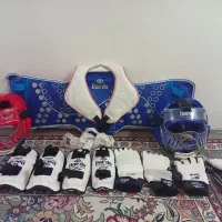 وسایل‌مبارزه‌تکواندو|تجهیزات ورزشی|رباط‌کریم, پرندک|دیوار