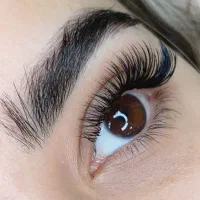 کاشت و اکستنشن مژه ،لیفت و لمینت ابرو و مژه
