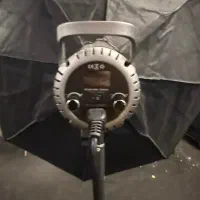 فروش دو قطعه نور پرداز برای عکاسی و‌فیلم برداری|دوربین عکاسی و فیلم‌برداری|تهران, دریاچه شهدای خلیج فارس|دیوار