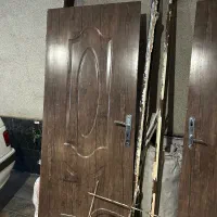 درب چوبی اتاق با چهارچوب اهنی