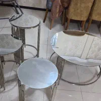 میز جلو مبلی و ۳ عدد گل میز