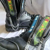 بوت|کیف، کفش، کمربند|قشم, |دیوار