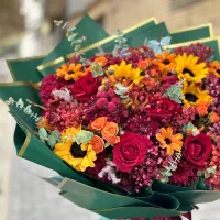 استخدام نیروی علاقمند به گل ارایی