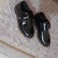 کفش ورنی سایز ۳۳ پسرانه