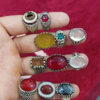تعدادی انگشتر ب قیمت منصفانه بفروش میرسد